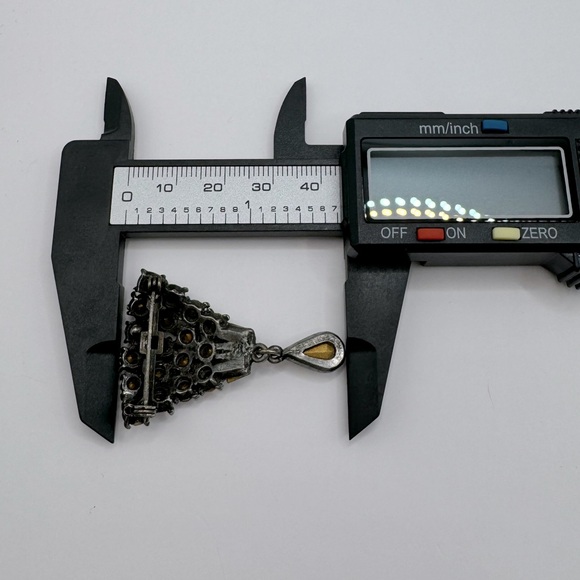 VINTAGE Crystal Dangle Brooch - Picture 9 of 10